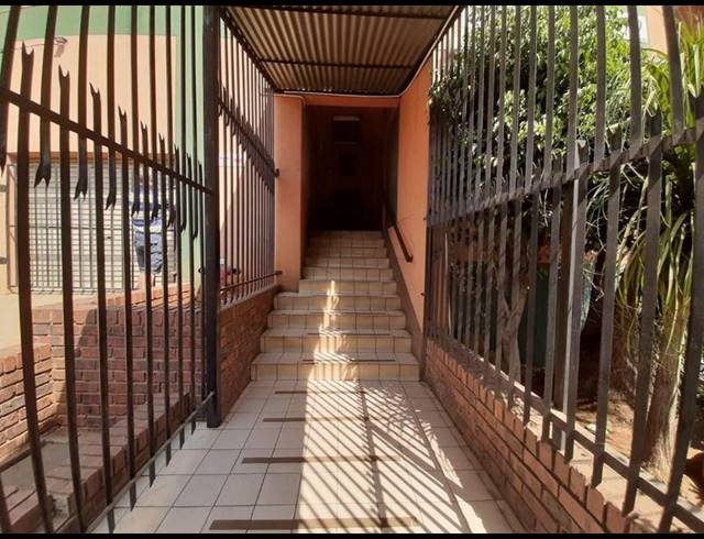 2 BEDROOM APARTMENT FOR SALE IN PRETORIA WEST